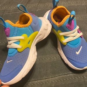 TODDLER SIZE 10s !!! Wore once and never again, please take them 😬